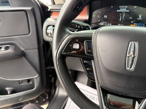 Used 2023 Lincoln Aviator Grand Touring AWD/4WD image 38