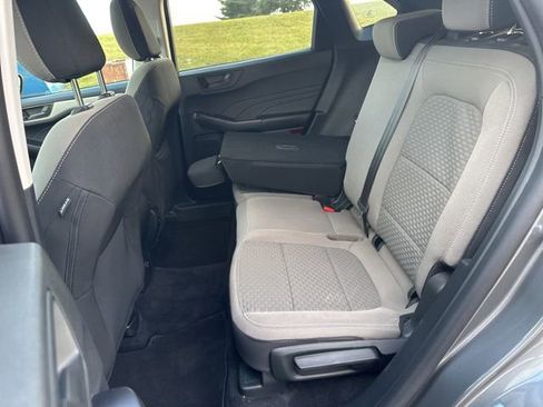 Used 2022 Ford Escape SE image 36