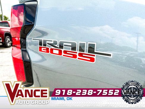 Used 2025 Chevrolet Colorado Trail Boss image 11