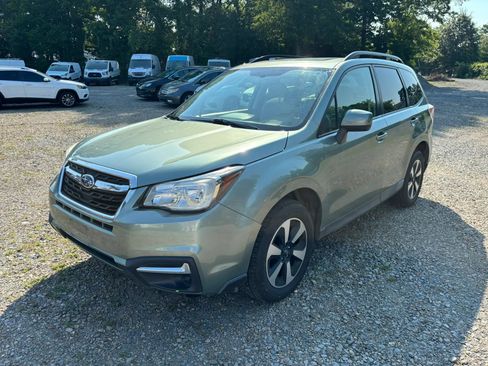 Used 2017 Subaru Forester 2.5i Premium w/ Popular Package #2A AWD/4WD image 8