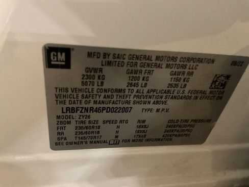 Used 2023 Buick Envision Essence FWD image 33