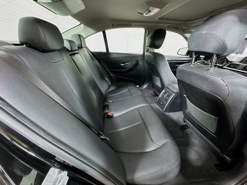 Used 2018 BMW 320i Sedan image 32