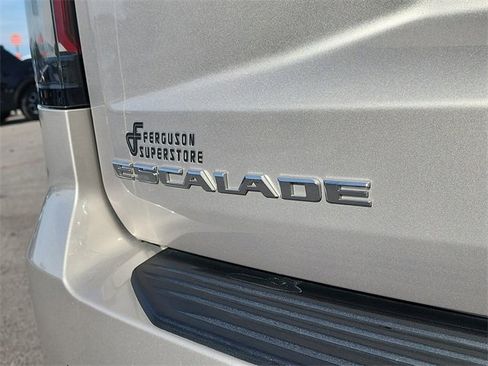 Used 2023 Cadillac Escalade Premium Luxury image 6
