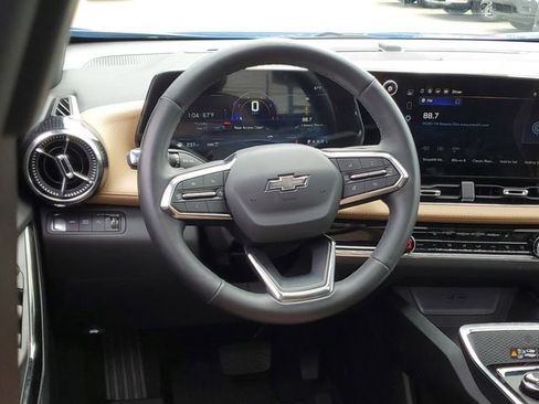 Used 2025 Chevrolet Equinox ACTIV AWD/4WD image 12