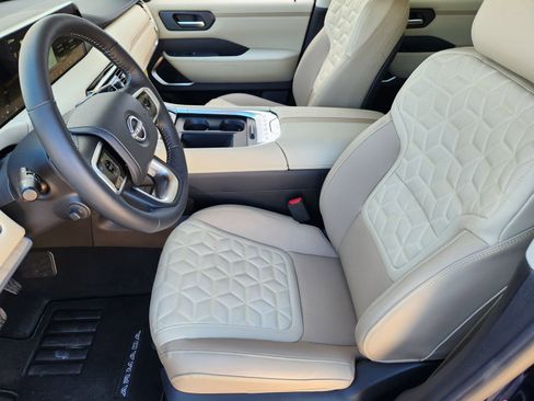 New 2025 Nissan Armada Platinum image 10