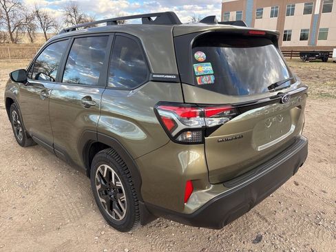 Used 2025 Subaru Forester Premium image 3