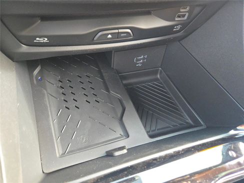 New 2026 Chrysler Pacifica Pinnacle image 34