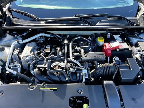 Used 2023 Nissan Sentra SR w/ SR Premium Package FWD image 9