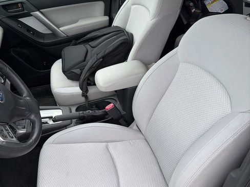 Used 2015 Subaru Forester 2.5i Premium w/ All-Weather Package AWD/4WD image 4