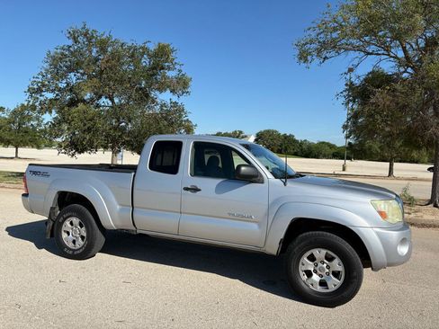 Used 2005 Toyota Tacoma PreRunner RWD image 49