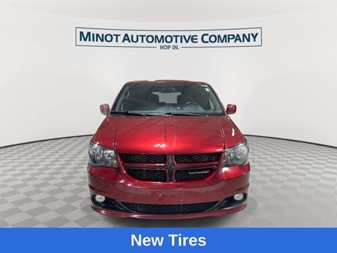 Used 2019 Dodge Grand Caravan GT image 3