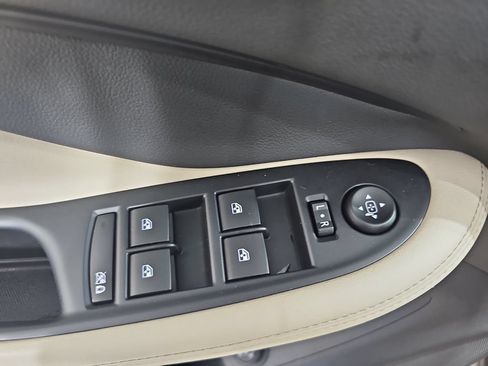 Used 2017 Buick Envision Essence AWD/4WD image 32