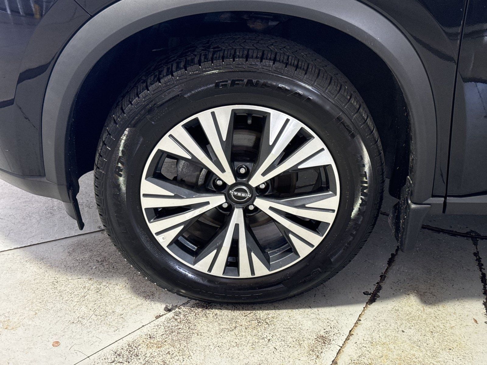 Used 2023 Nissan Rogue SV w/ SV Premium B Package AWD/4WD image 13