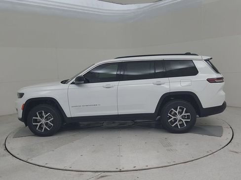 New 2025 Jeep Grand Cherokee L Limited w/ Trailer Tow Package image 9