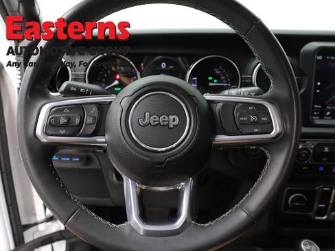 Used 2023 Jeep Wrangler Unlimited Sahara w/ Dual Top Group AWD/4WD image 10