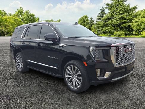Used 2021 GMC Yukon Denali w/ Advanced Technology Package AWD/4WD image 3