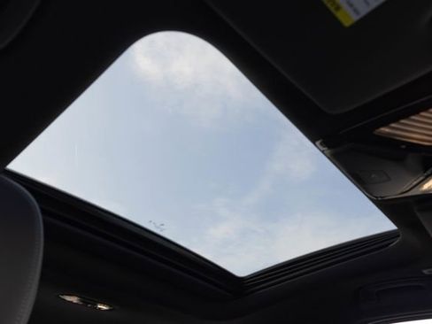 New 2026 BMW 330i xDrive Sedan w/ M Sport Package image 27