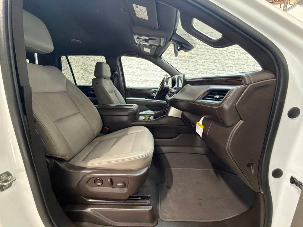 Used 2022 Chevrolet Tahoe LT w/ Luxury Package RWD image 11