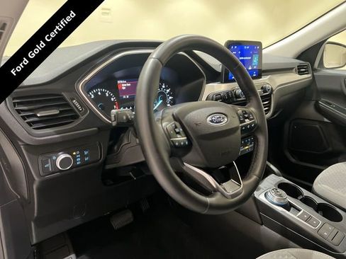 Certified 2022 Ford Escape SE w/ SE Sport Appearance Package image 9