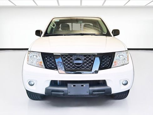 Used 2021 Nissan Frontier SV w/ Midnight Edition Floor Mats RWD image 2