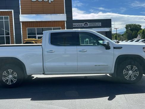 Used 2023 GMC Sierra 1500 SLT w/ SLT Convenience Package AWD/4WD image 2