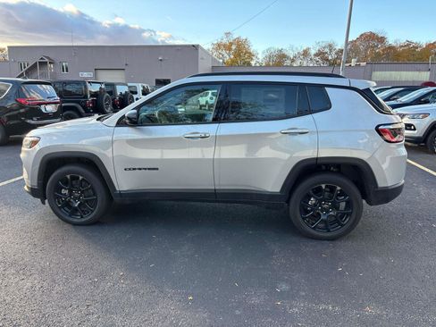 New 2026 Jeep Compass Latitude image 2