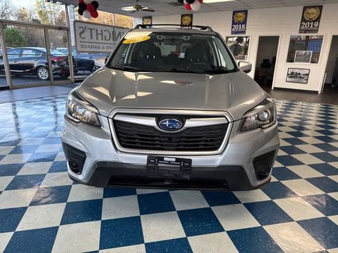 Used 2019 Subaru Forester Premium image 2