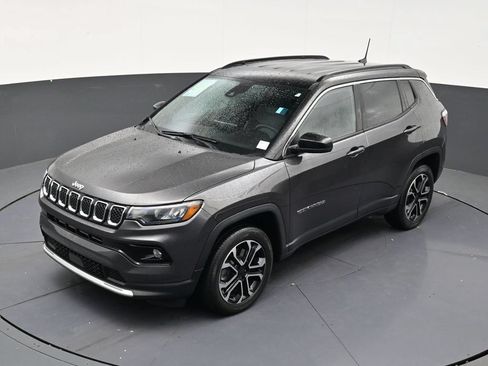 Used 2023 Jeep Compass Limited AWD/4WD image 12