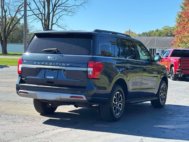 Used 2024 Ford Expedition XLT AWD/4WD image 40