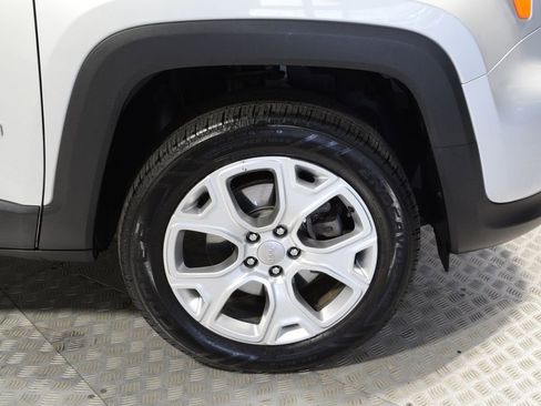Used 2019 Jeep Renegade Limited w/ UConnect 8.4 Nav Group AWD/4WD image 39