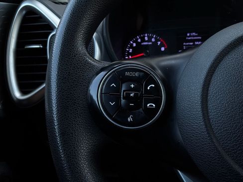 Used 2020 Kia Soul LX FWD image 32