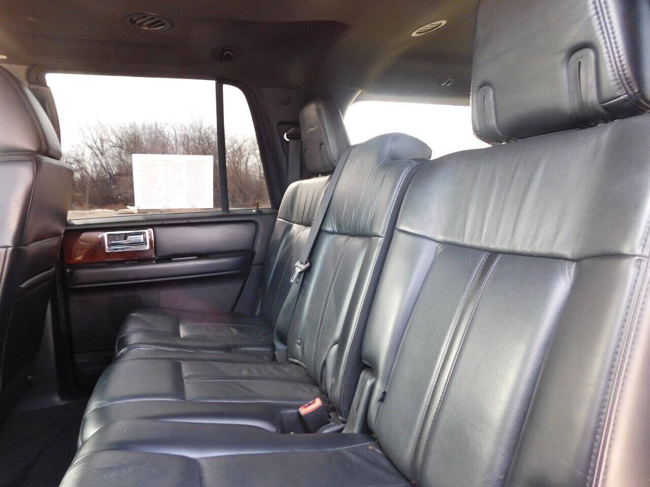 Used 2017 Lincoln Navigator L Select AWD/4WD image 14