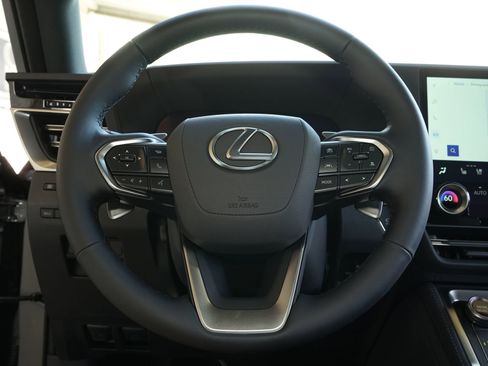 Used 2026 Lexus GX 550 550 Luxury+ w/ Accessory Package (2T) image 13