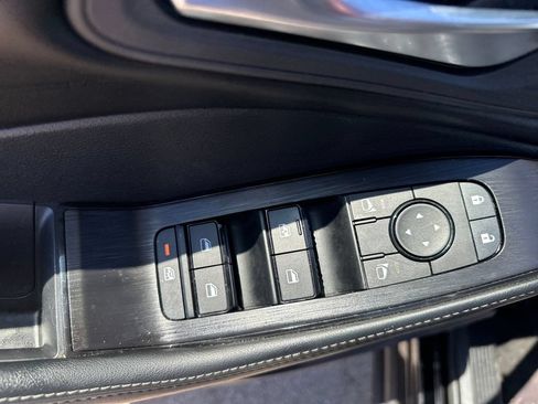 Used 2025 Nissan Rogue SV w/ SV Premium Package FWD image 44