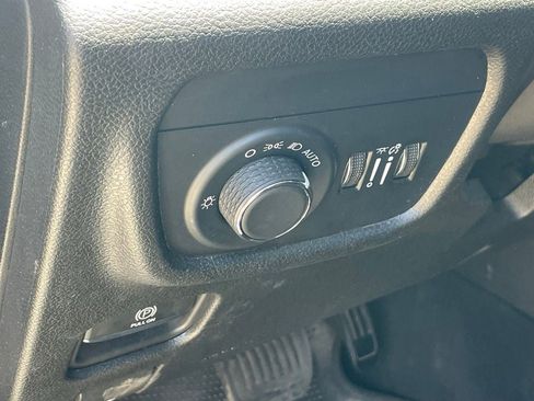 Used 2024 Jeep Grand Cherokee L Laredo AWD/4WD image 6