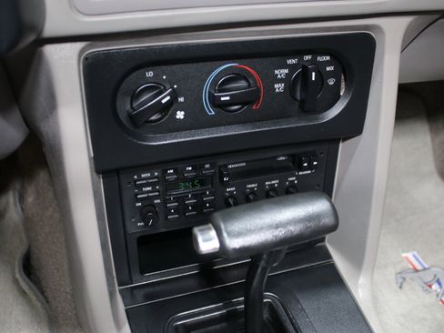 Used 1990 Ford Mustang GT RWD image 62