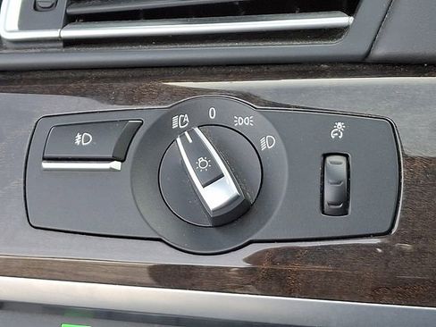 Used 2012 BMW ALPINA B7 xDrive image 27