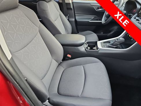 Used 2019 Toyota RAV4 XLE image 18