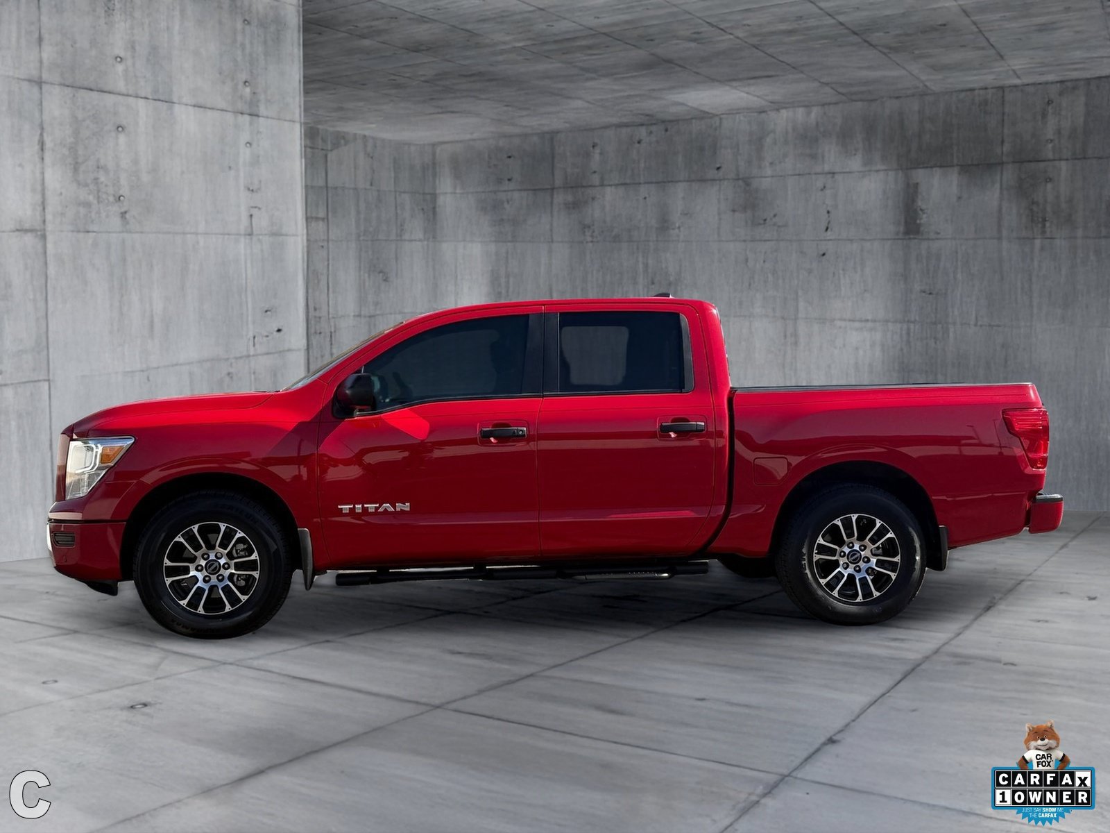 Used 2024 Nissan Titan SV w/ SV Convenience Package RWD image 3