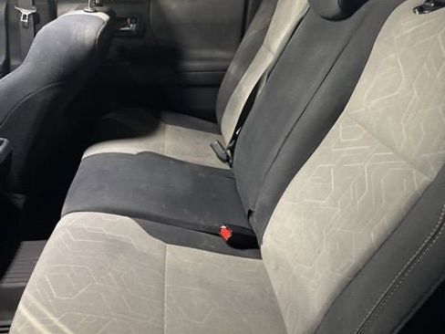 Used 2021 Toyota Tacoma TRD Off-Road w/ Technology Package image 17