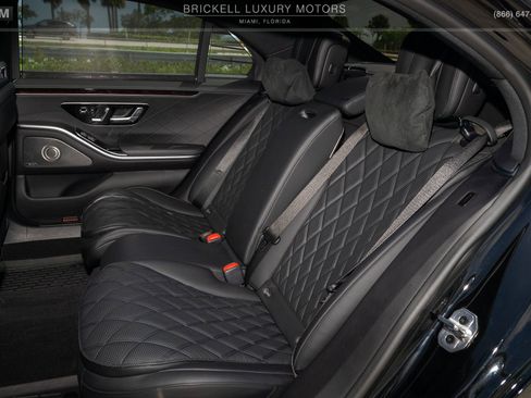 Used 2024 Mercedes-Benz S 580 4MATIC Sedan w/ AMG Line image 7