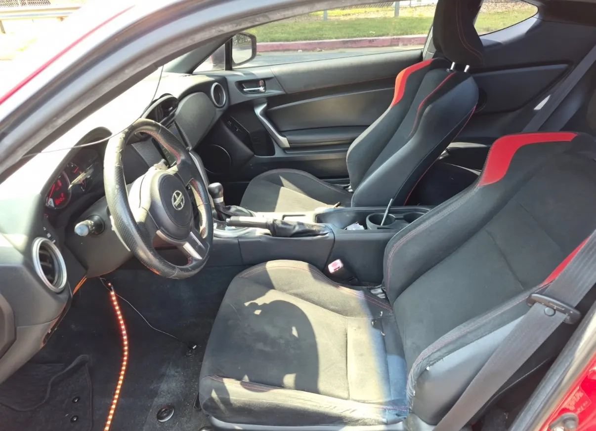 Used 2015 Scion FR-S RWD image 9