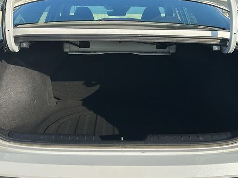 Used 2024 Hyundai Elantra SEL FWD image 33