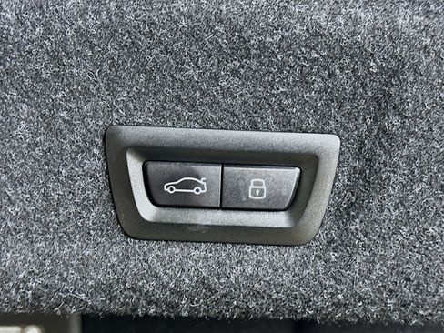 Used 2025 BMW 330i xDrive Sedan AWD/4WD image 39