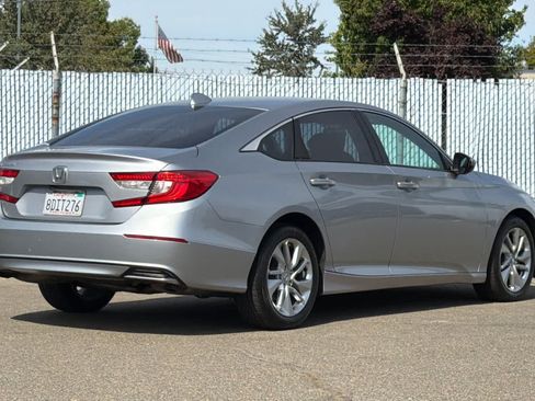 Used 2018 Honda Accord LX image 3