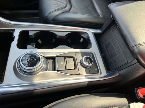 Used 2023 Ford Explorer Platinum w/ Technology Package image 28