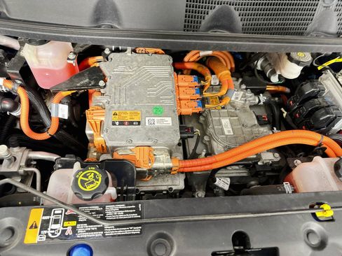 Used 2017 Chevrolet Bolt LT FWD image 30