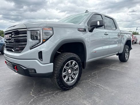 Used 2024 GMC Sierra 1500 AT4 w/ Technology Package AWD/4WD image 18