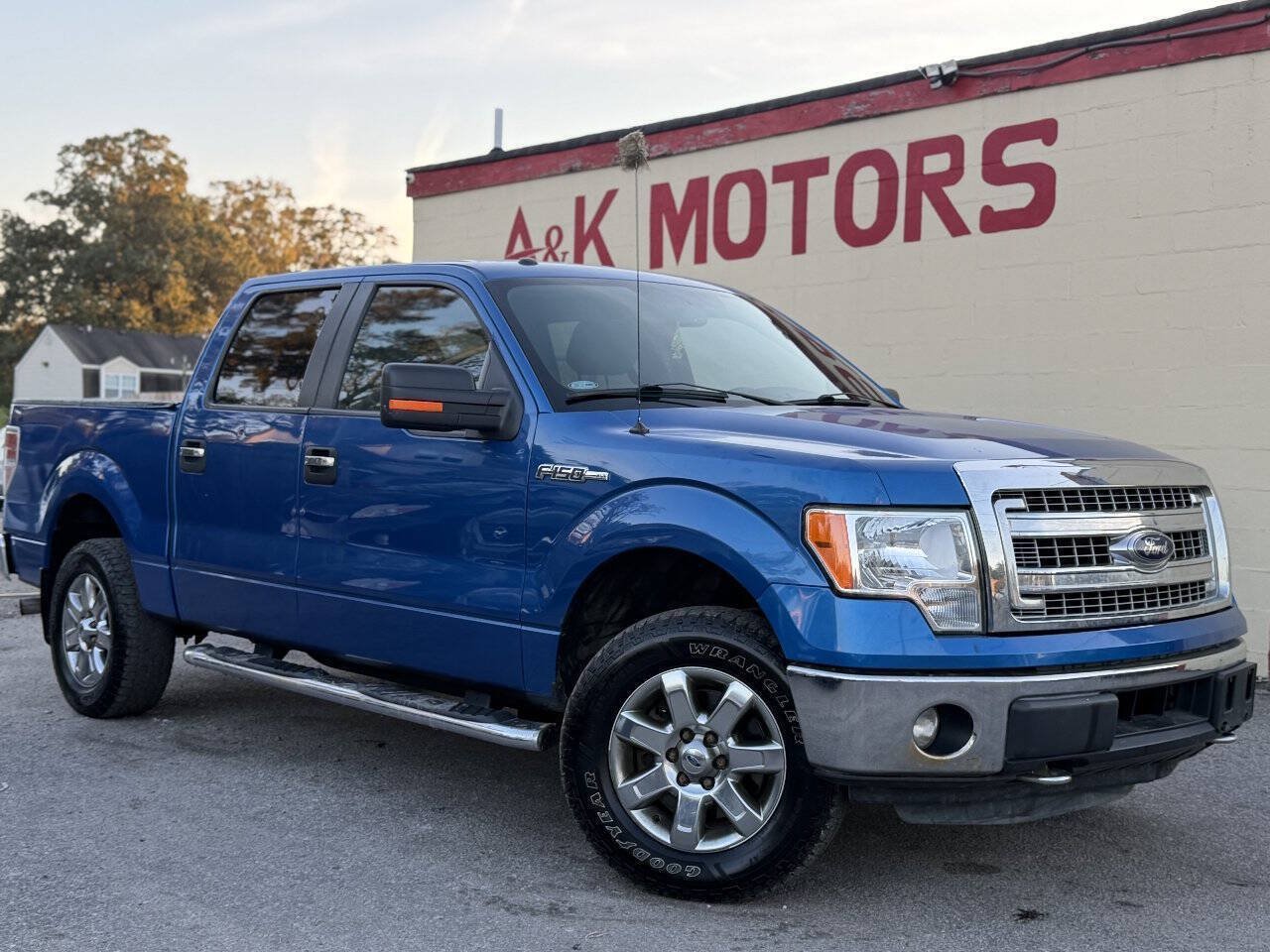 Used 2014 Ford F150 XLT w/ Equipment Group 302A Luxury AWD/4WD image 1