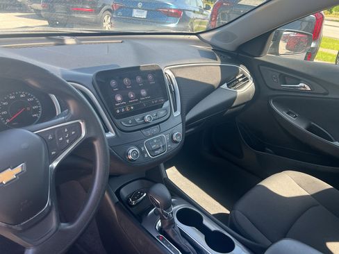 Used 2024 Chevrolet Malibu LS FWD image 16
